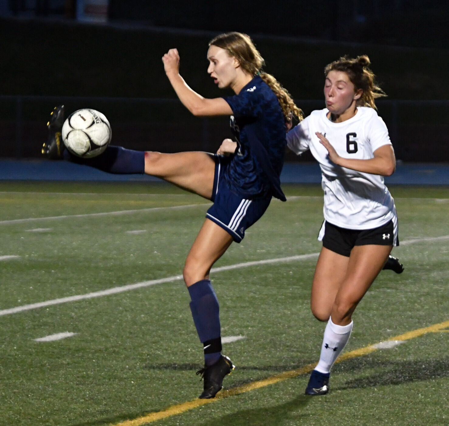 041222-qc-spt-pv bett soccer014.JPG